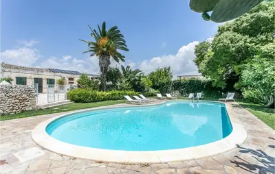 Piscina di Casale Granati o nelle vicinanze