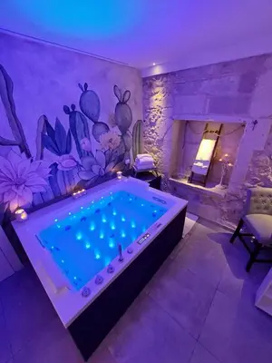Piscina di SiricyAus Luxury Room o nelle vicinanze