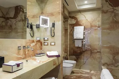 Bagno di Grand Hotel Des Etrangers- The Leading Hotels of the World