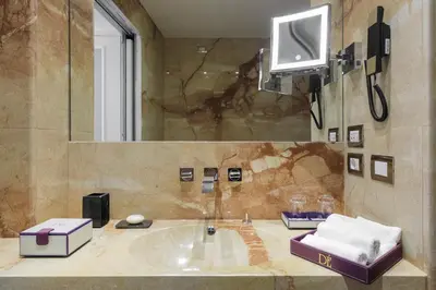 Bagno di Grand Hotel Des Etrangers- The Leading Hotels of the World