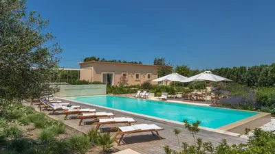 Piscina di VILLA PASSO DEGLI AIRONI 12, Emma Villas o nelle vicinanze