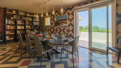 Biblioteca nella villa