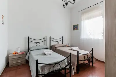 Letto o letti in una camera di The Great Garden with pool, parking & wifi