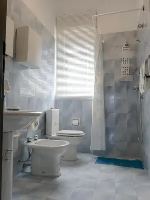 Bagno di The Great Garden with pool, parking & wifi