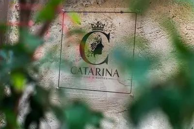 Certificato, attestato, insegna o altro documento esposto da CATARINA SUITES - CENTRO STORICO
