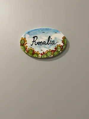 Certificato, attestato, insegna o altro documento esposto da Case RO MA - Rosalia