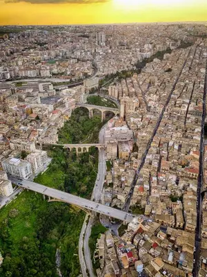 Vista generica su Ragusa o vista sulla città dall'interno dell'appartamento