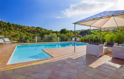 Piscina di Ceretanum Holiday House o nelle vicinanze