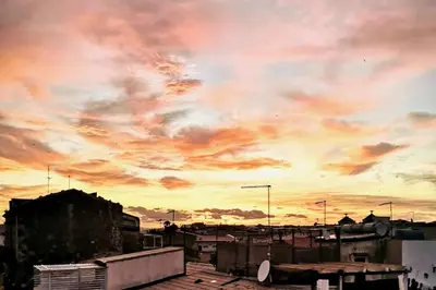 Alba o tramonto visti dall'interno dell'appartamento o dai dintorni