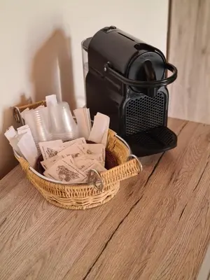 Set per la preparazione di tè e caffè presso Delfino Azzurro - Noto Marina - relax e tranquillità al mare