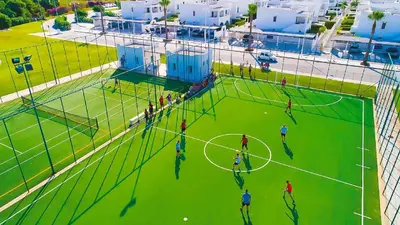 Attività di tennis o squash presso l'hotel o nelle vicinanze