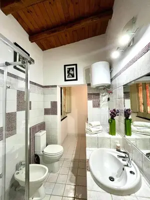 Bagno di Case Di Loco Castro
