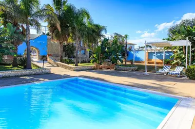 Piscina di Borgo Marino Plemmirio o nelle vicinanze