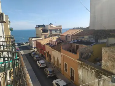 Vista generica sul mare o vista sul mare dall'interno dell'appartamento