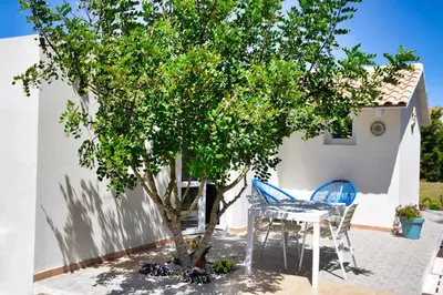 Giardino di Casa vacanze FELICI IN 2 - Santa Maria del Focallo - Ispica