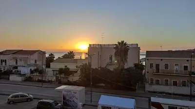 Alba o tramonto visti dall'interno dell'appartamento o dai dintorni