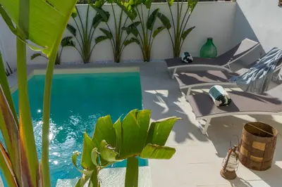 Piscina di Villa delle Palme con piscina privata o nelle vicinanze