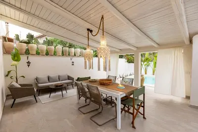 Area soggiorno di Villa delle Palme con piscina privata