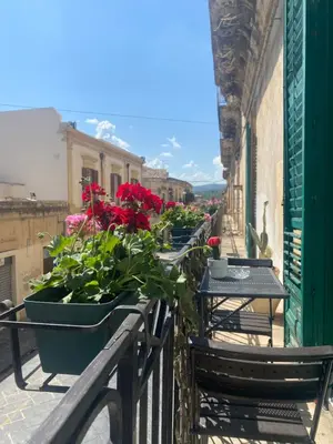 Balcone o terrazza di Palazzo Zappata luxury room Noto centro
