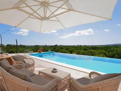 Piscina di Villa Smeraldo by Interhome o nelle vicinanze