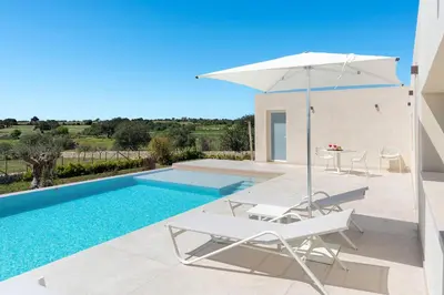 Piscina di Villa Mora o nelle vicinanze