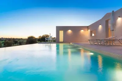 Piscina di Villa Mora o nelle vicinanze