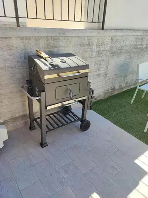 Attrezzature per barbecue disponibili per gli ospiti della casa vacanze