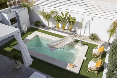 Piscina di Casa un Tocco di Blu con piscina privata o nelle vicinanze