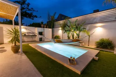 Piscina di Casa un Tocco di Blu con piscina privata o nelle vicinanze