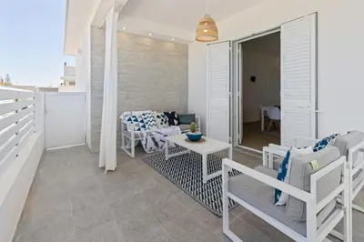 Balcone o terrazza di Casa un Tocco di Blu con piscina privata
