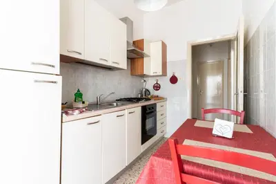Cucina o angolo cottura di Casa Sofocle comodo bivani in borgata a due passi da Ortigia senza i disagi i Ortigia