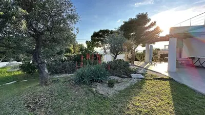 Giardino di Delizioso appartamento a ridosso del mare del Plemmirio Siracusa