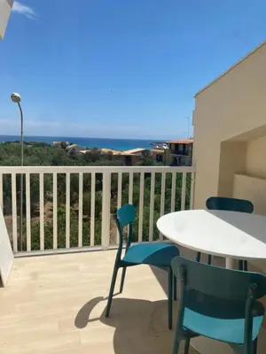 Balcone o terrazza di Rifugio dei due mari Appartamenti Scirocco Levante Ponente