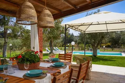 Piscina di Villa Marzallo by Villa Plus o nelle vicinanze
