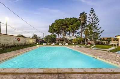 Piscina di Villa Rosanna by Villa Plus o nelle vicinanze