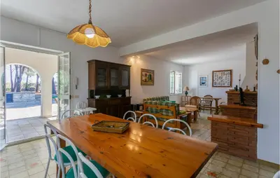 Area soggiorno di 3 Bedroom Cozy Home In Noto
