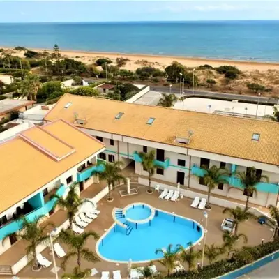 Stylish Apartment by the Sea