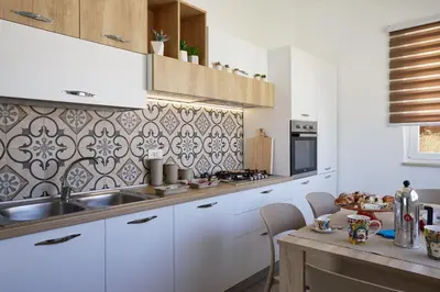Cucina o angolo cottura di Villa Shamsi - heated pool and beach at 70mt