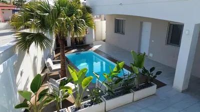 Piscina di Villetta Kennedy a 20 mt dal Mare o nelle vicinanze