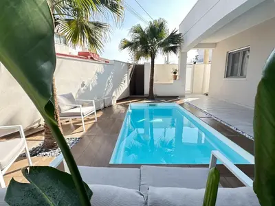 Piscina di Villetta Kennedy a 20 mt dal Mare o nelle vicinanze
