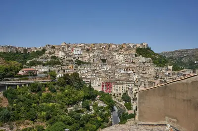 Vista generica su Ragusa o vista sulla città dall'interno del bed & breakfast
