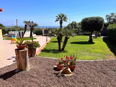 Giardino di VILLA GIUDICE Luxury Home