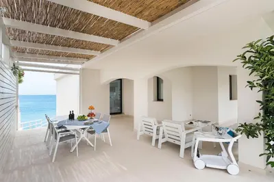 Paesaggio naturale nelle vicinanze della villa