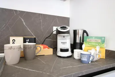 Set per la preparazione di tè e caffè presso Sikelika