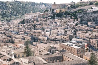 Vista generica su Modica o vista sulla città dall'interno della casa vacanze