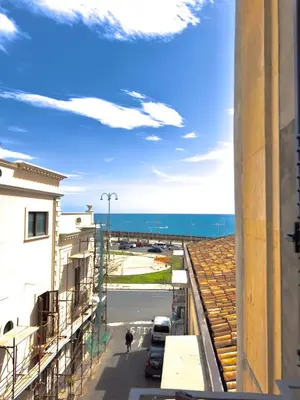 Vista generica sul mare o vista sul mare dall'interno della casa vacanze