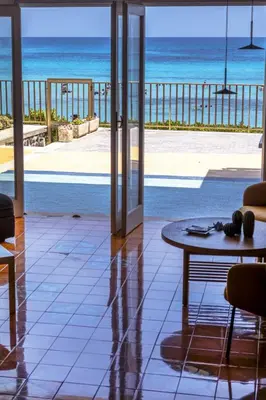 Vista generica sul mare o vista sul mare dall'interno della villa