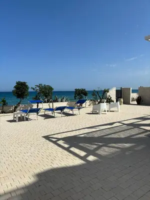 Vista generica sul mare o vista sul mare dall'interno dell'affittacamere