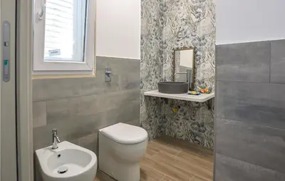Bagno di Beautiful Home In Pozzallo Rg