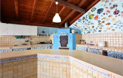 Cucina o angolo cottura di Beautiful Home In Pozzallo Rg